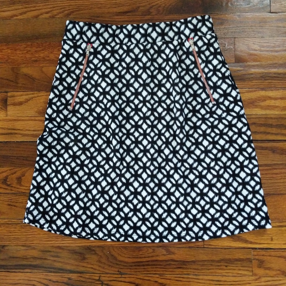 Le Lis Maura Zip Pocket Skirt
